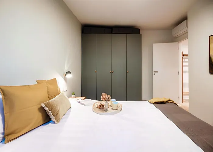 Belsit - By Myhomeincomo メナッジョ