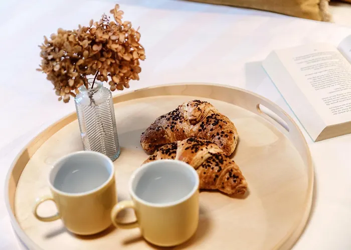 Belsit - By Myhomeincomo アパート メナッジョ