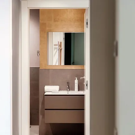 Belsit - By Myhomeincomo Apartment