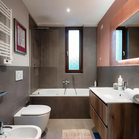 Appartamento Belsit - By Myhomeincomo *