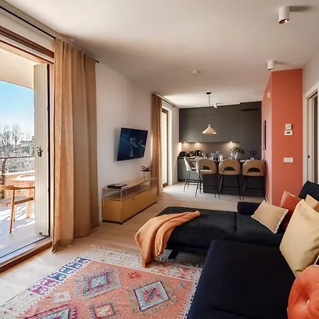 Belsit - By Myhomeincomo Apartment