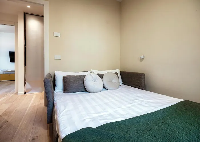 Апартаменты Belsit - By Myhomeincomo *