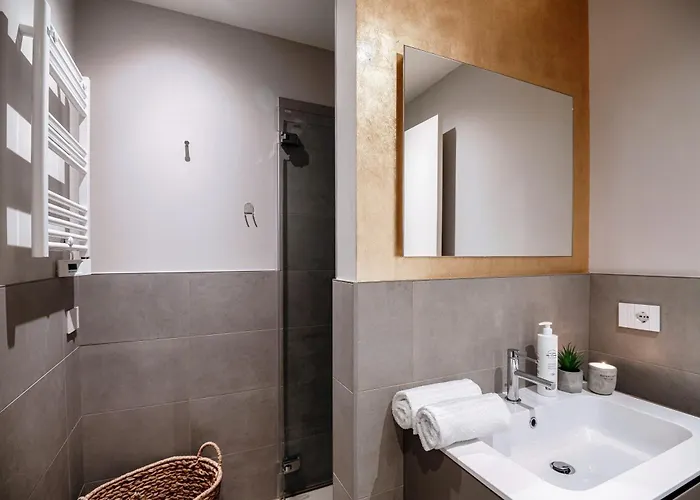 Апартаменты Belsit - By Myhomeincomo