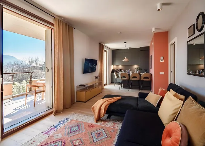 Belsit - By Myhomeincomo Lägenhet