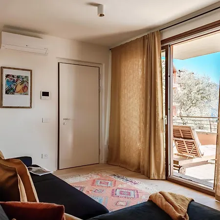 Belsit - By Myhomeincomo *